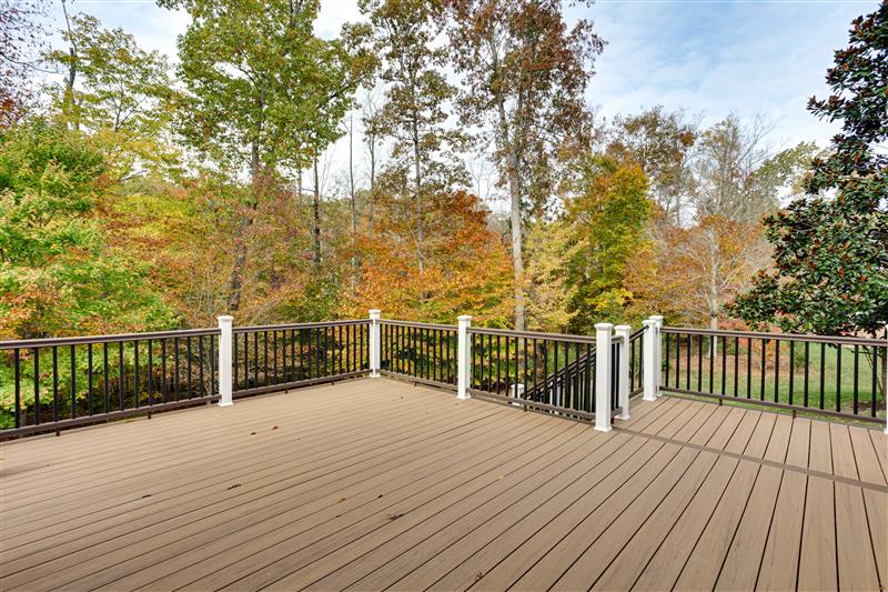 Custom composite deck installation Sumner wa
